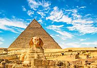 Sphinx und Pyramide