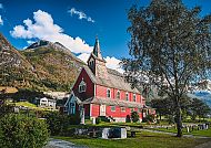 Oldenkirche im Dorf Olden, Norwegen