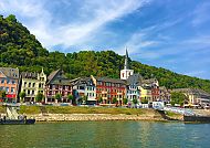 wanderreisen-rheinsteig-fluss-stadt