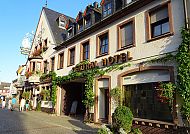 wanderreisen-rheinsteig-ruedesheim-hotelbeispiel