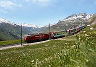 Glacier Express am Oberalppass