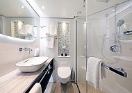 Badezimmerbeispiel Suite